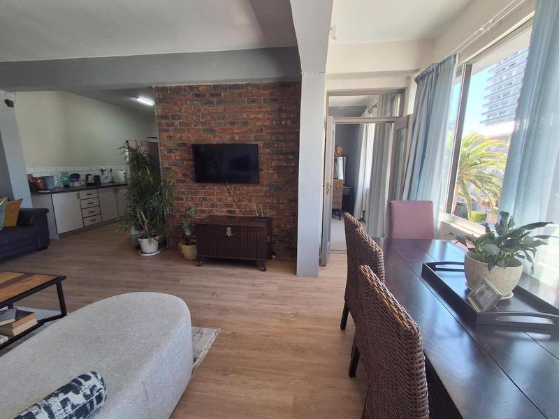 2 Bedroom Property for Sale in Sea Point Western Cape